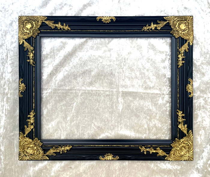 Fine Large Ornate Rococo Gilt Wood & Gesso Gallery Picture Frame