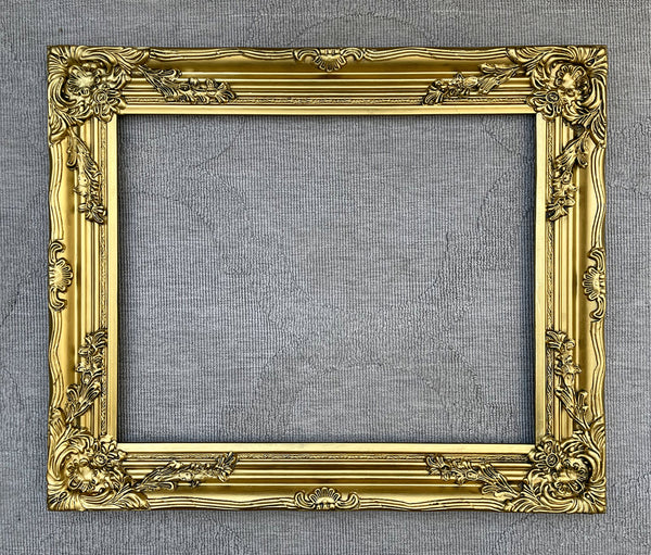 Fine Large Ornate Rococo Gilt Wood & Gesso Gallery Picture Frame